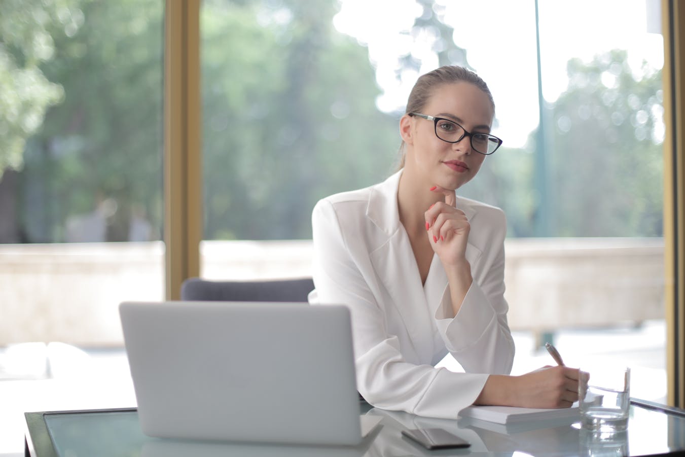 Practical Applications of Psychology in Business Negotiations